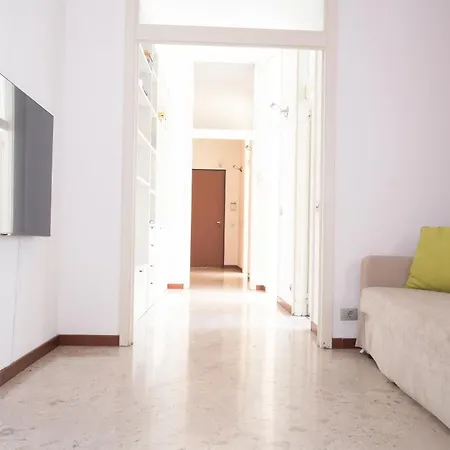 Quiet Arco Della Pace Apartment *